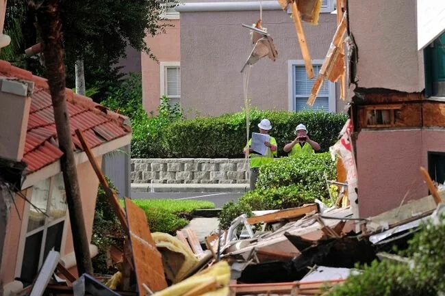 Florida Sinkhole Hits Near Walt Disney World joseph morris Florida Sinkholes