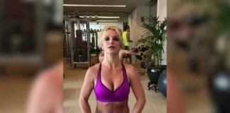 Britney Spears Workout Regime in Skimpy Clothing: Fitness Inspiration #FitSpo, Backflips, High Kicks