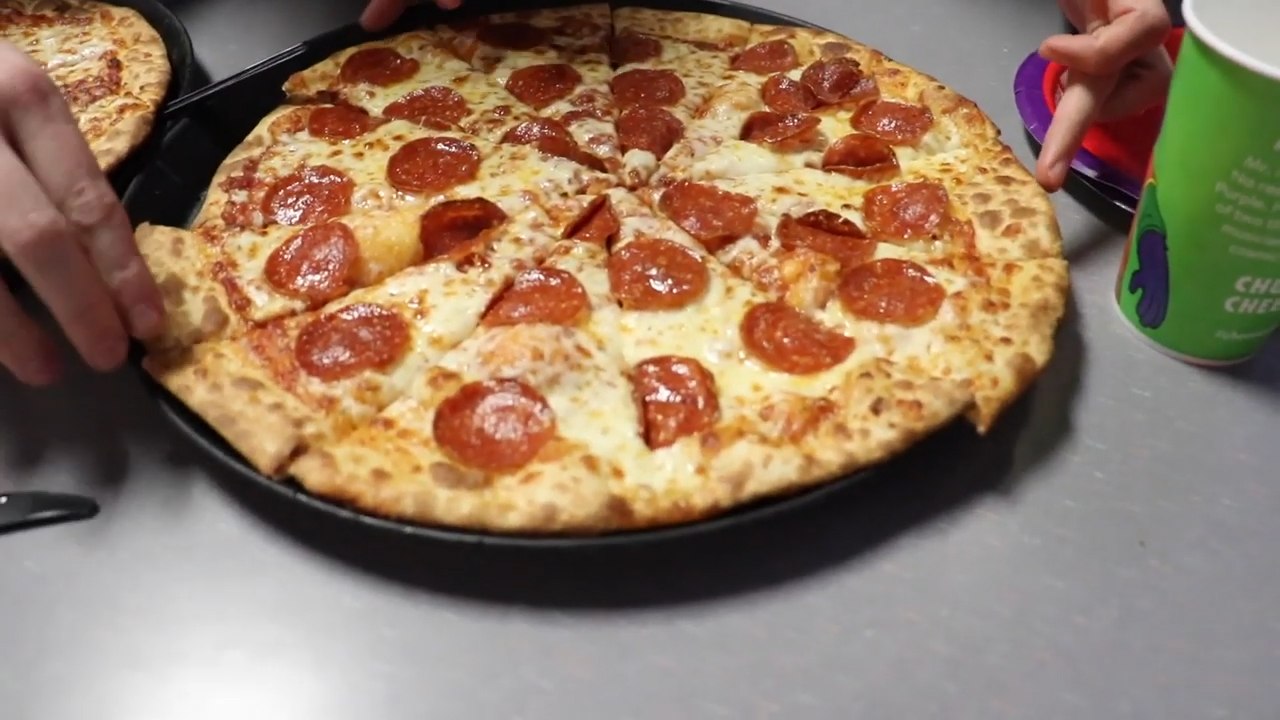 Shane Dawson Conspiracies Chuck E Cheese “its Real” Pizzas Arent